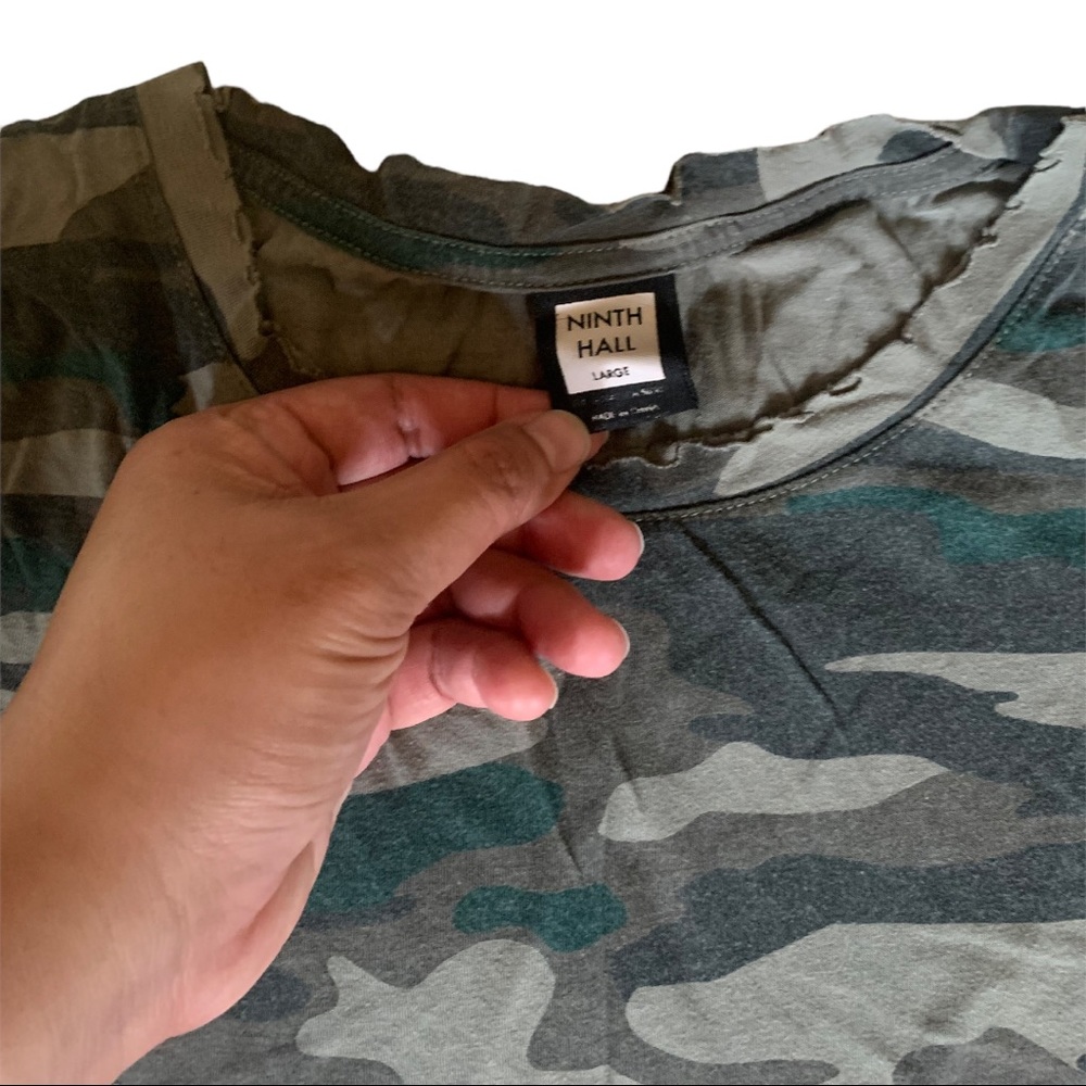 Women Tees - Picture 3 of 4